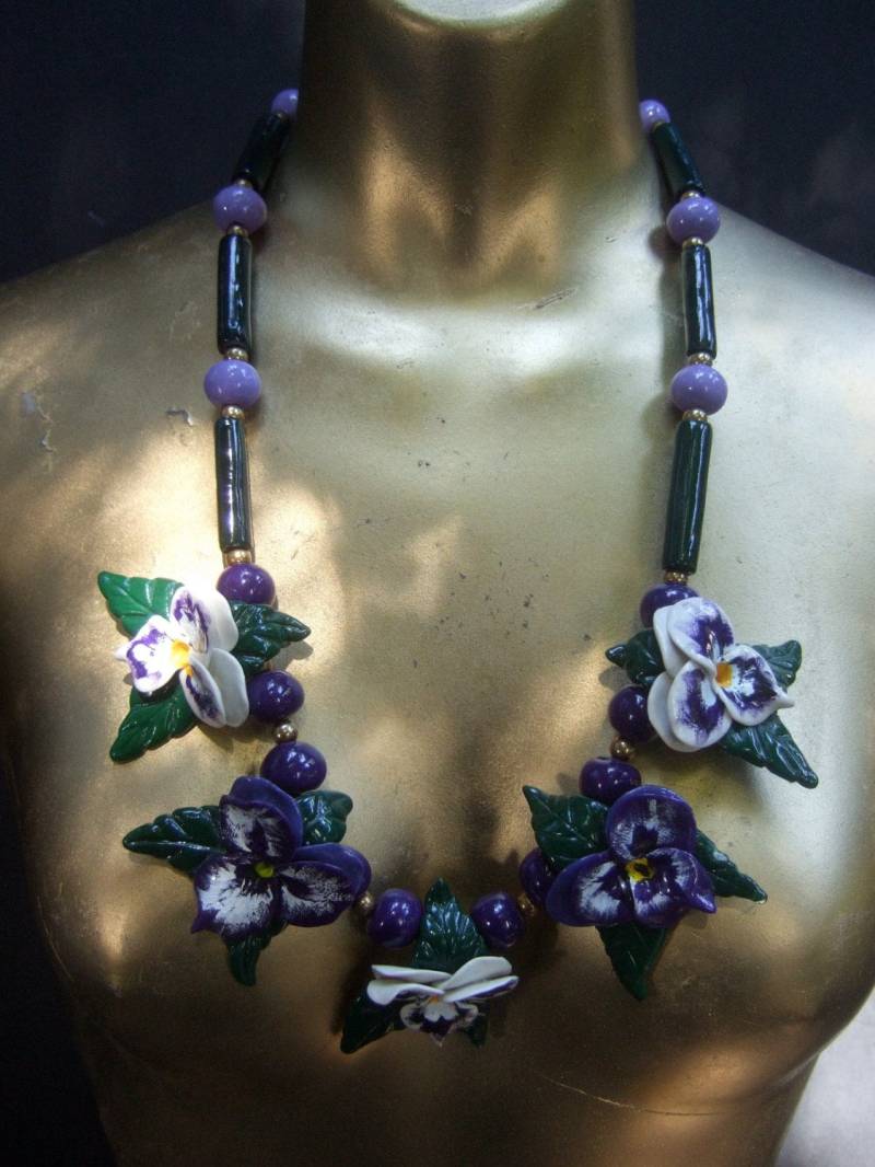 Unikat Geformte Resin Stiefmütterchen Blume Halskette C 1970Er Jahre Unikat Geformte Resin Stiefmütterchen Blume Halskette C 1970Er Jahre von worldmarketproductio