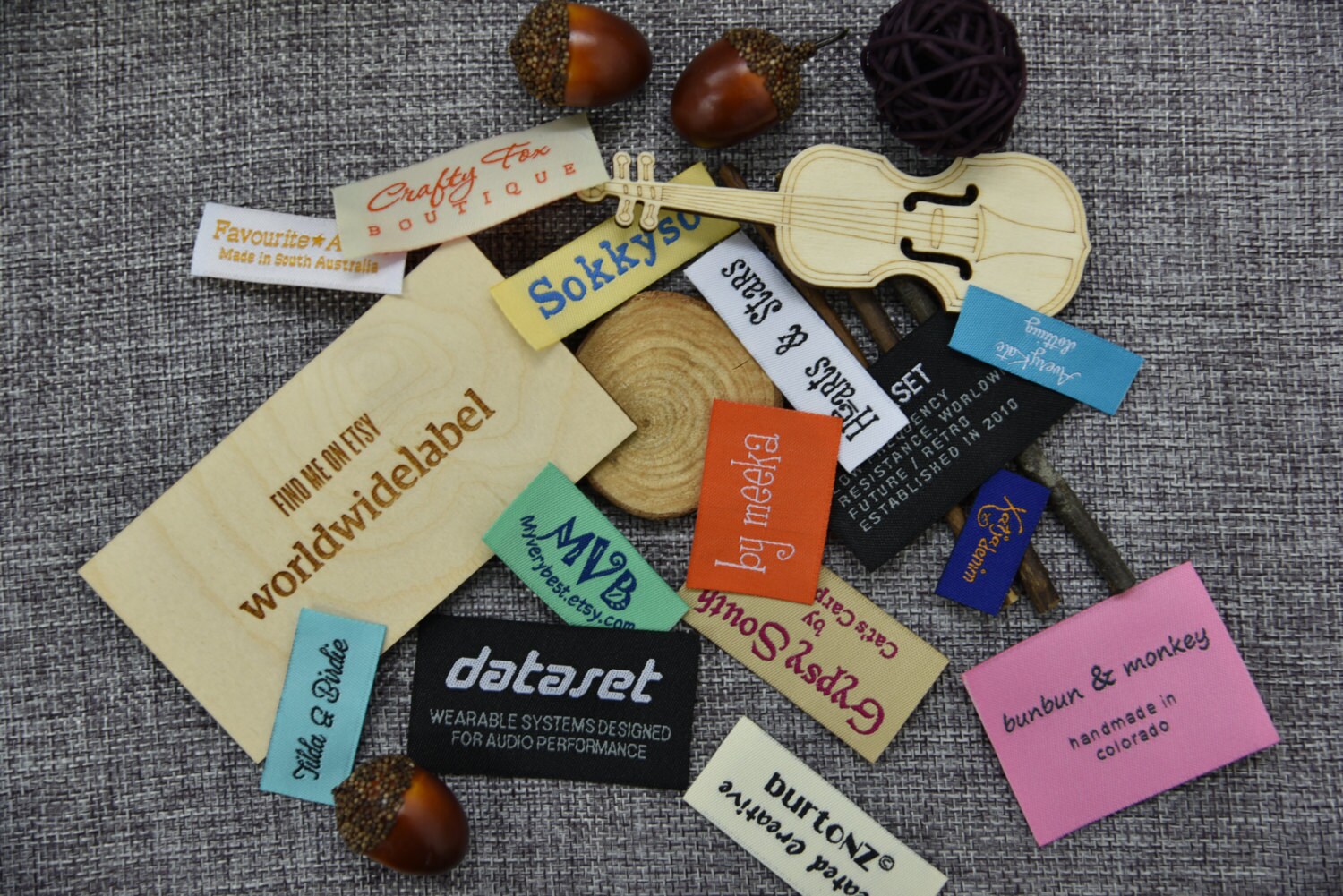 1000 Benutzerdefinierte Damast Gewebte Text Nur Kleidungsetiketten, Freie Schriftartfarben, Verblassen Nie - Professionelle Qualität, Kostenloser von worldwidelabel