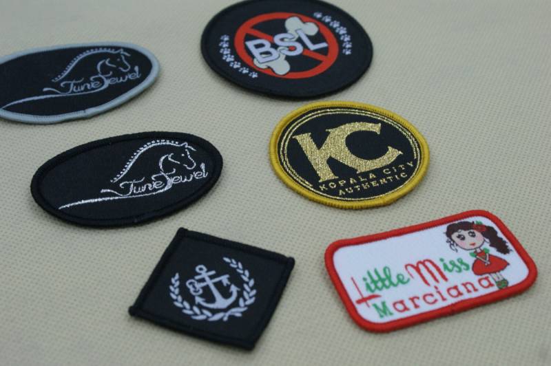 200 Eigene Damast Gewebt Design Nähen Patch, Benutzerdefinierte Patch Für Bekleidung Stoff Kleidung, Kleidungsstück Gewebte Gesticktem Patch von worldwidelabel
