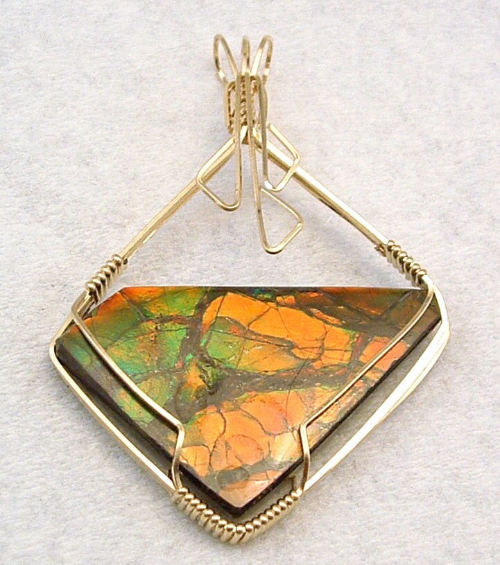 Ammolit, Wunderschöner Designer Anhänger, Handgefertigter Edelsteinschmuck Ammolit, Wunderschöner Designer Anhänger, Handgefertigter Edelsteinschmuck von wrappedtogo