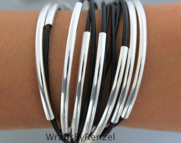 Boho Lederarmband | Boho Schmuck, Perlen Armband, Cuff Armreif, Lederschmuck Geschenk Für Sie Schwarzes Leder Magnetverschluss von wrapsbyrenzel