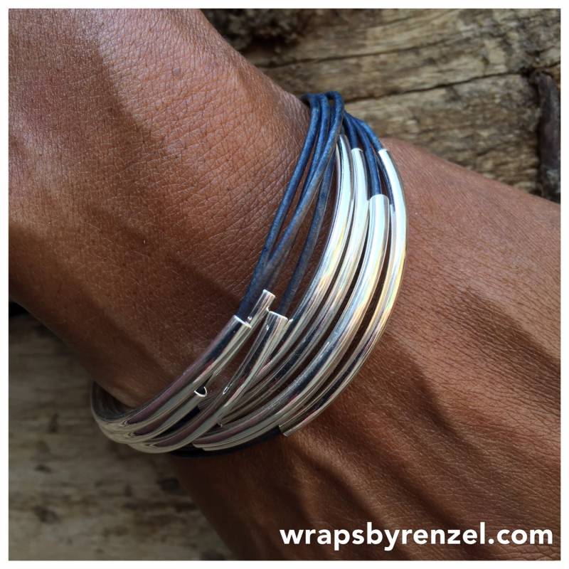 Jeansblaues Wickelarmband, Leder, Boho, Lederschmuck, Schlaucharmband, Ledermanschette, Silberne Nudel, Magnetverschluss von wrapsbyrenzel