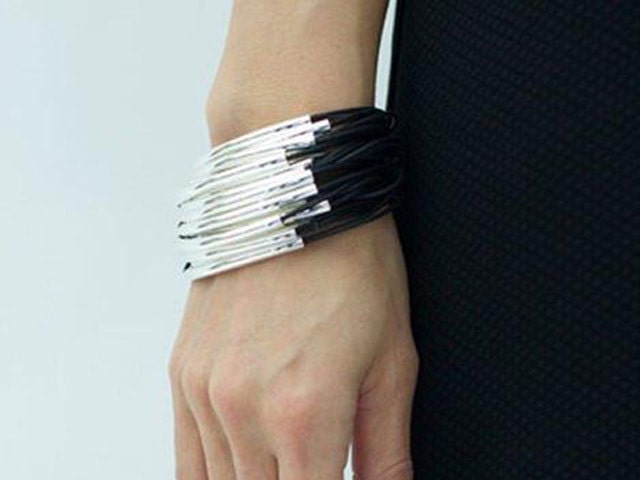 Lederarmband, Schwarzes Wickelarmband, Leder Boho Schmuck, Armband, Schlaucharmband, Freundschaftsarmband von wrapsbyrenzel