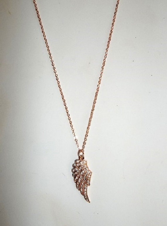 Helle Kupfer Klar Strass Kristall Engel Flügel Anhänger Halskette Helle Kupfer Klar Strass Kristall Engel Flügel Anhänger Halskette von wristcrafts