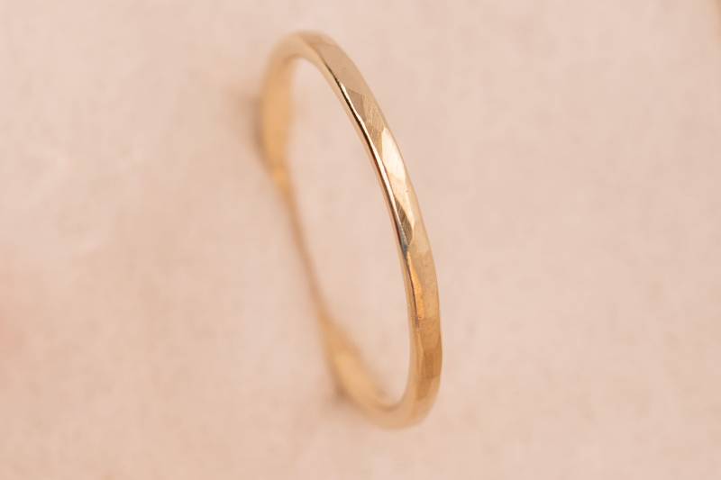 Flacher Hammerschlag Goldring Fein Gehämmert Massiv Nachhaltig 333 585 750 Gold | 8K, 14K, 18K Stacking Ring Goldschmiede Verlobungsring von wunderwaldatelier