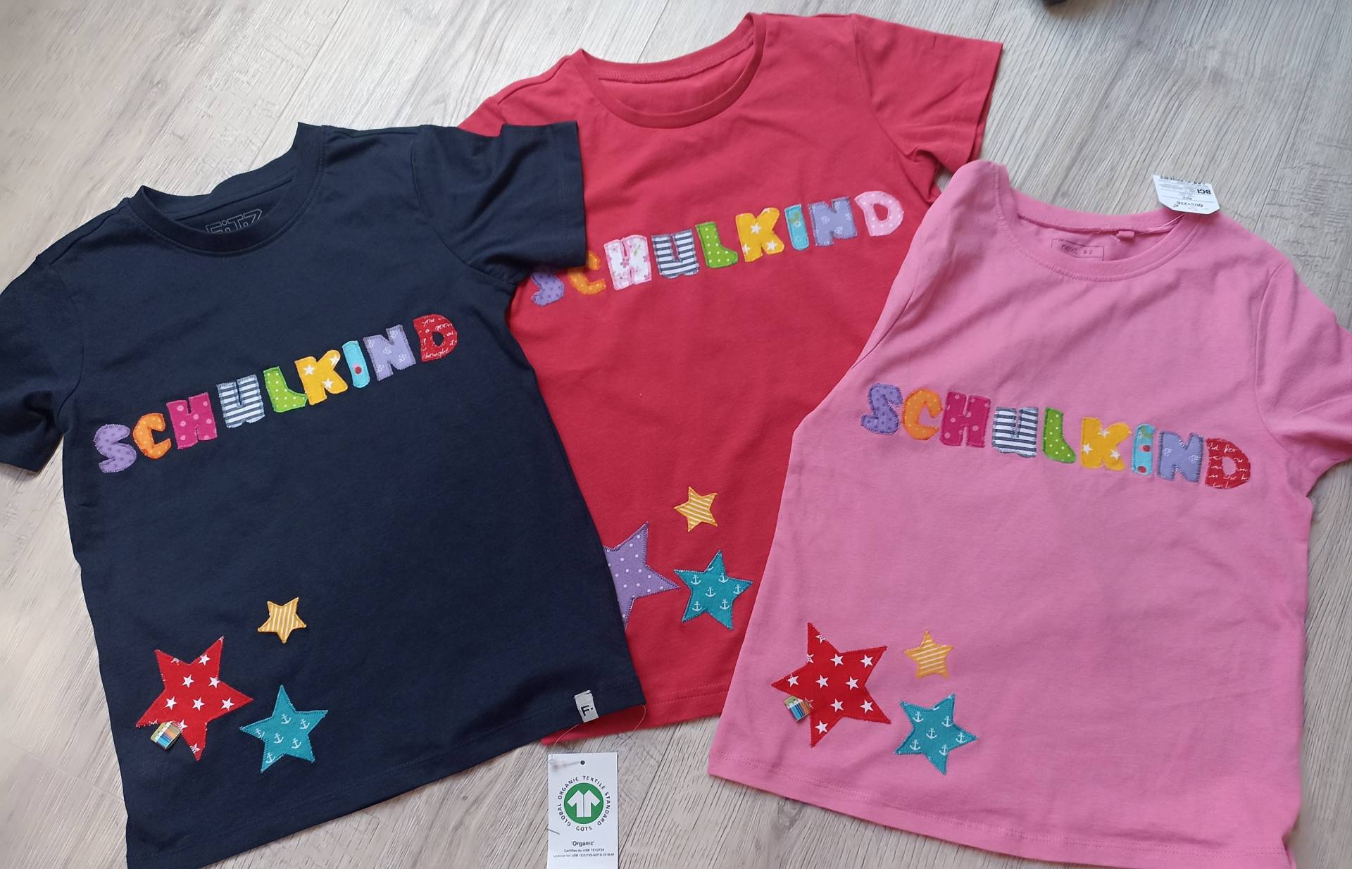 Schulkind Einschulung Shirt Benäht Sterne Handmade Wunschshirt von wunschshirt