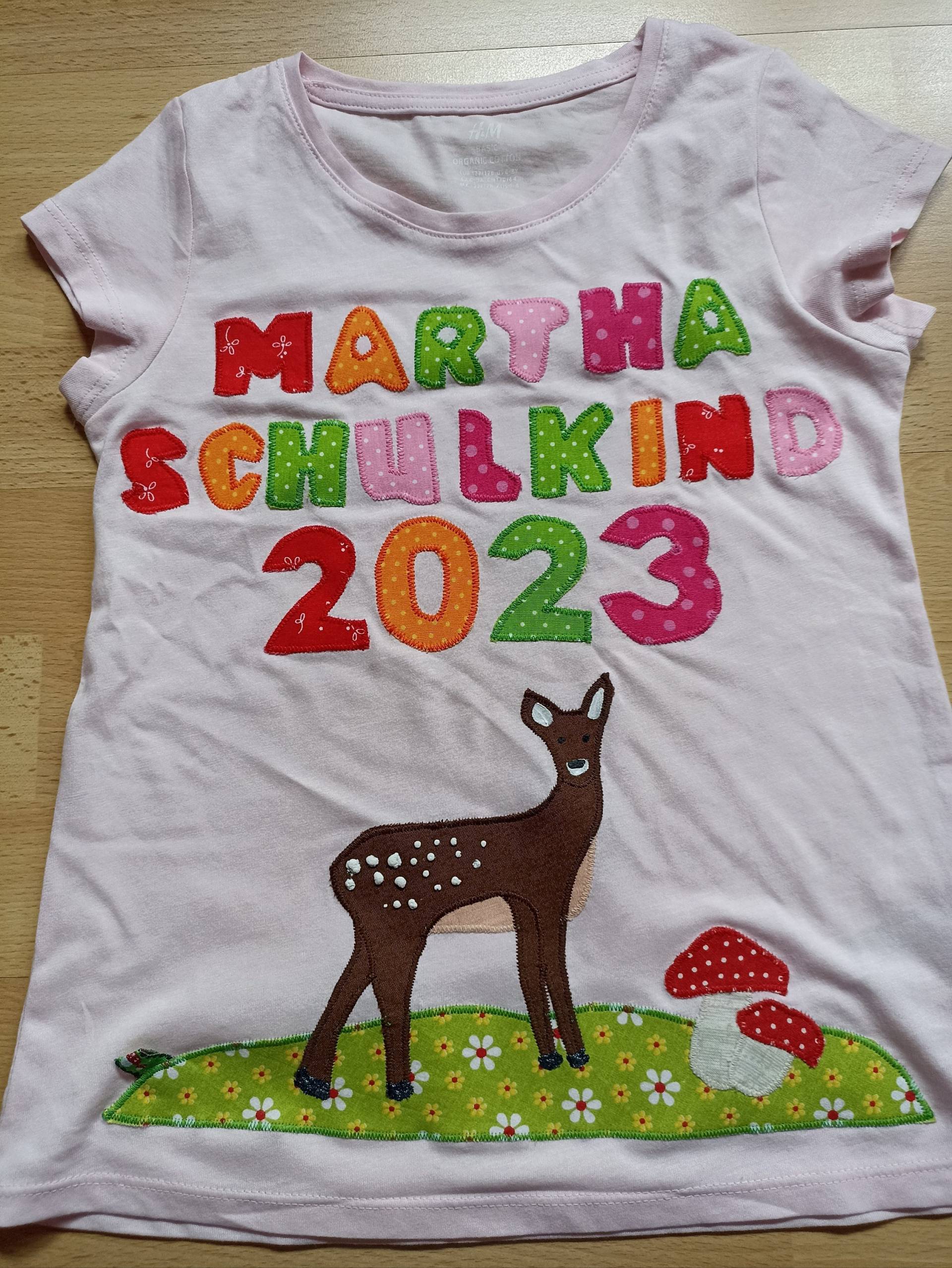 Shirt Applikation Einschulung Schulkind Reh Pilze Benäht Shirt Applikation Einschulung Schulkind Reh Pilze Benäht von wunschshirt