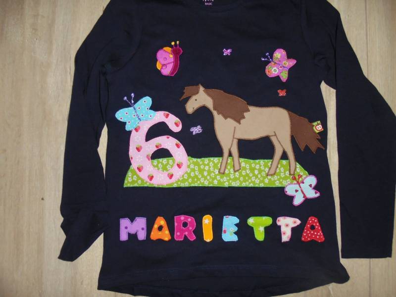 Shirt Geburtstag Benäht Pferde Schmetterlinge, Wiese von wunschshirt