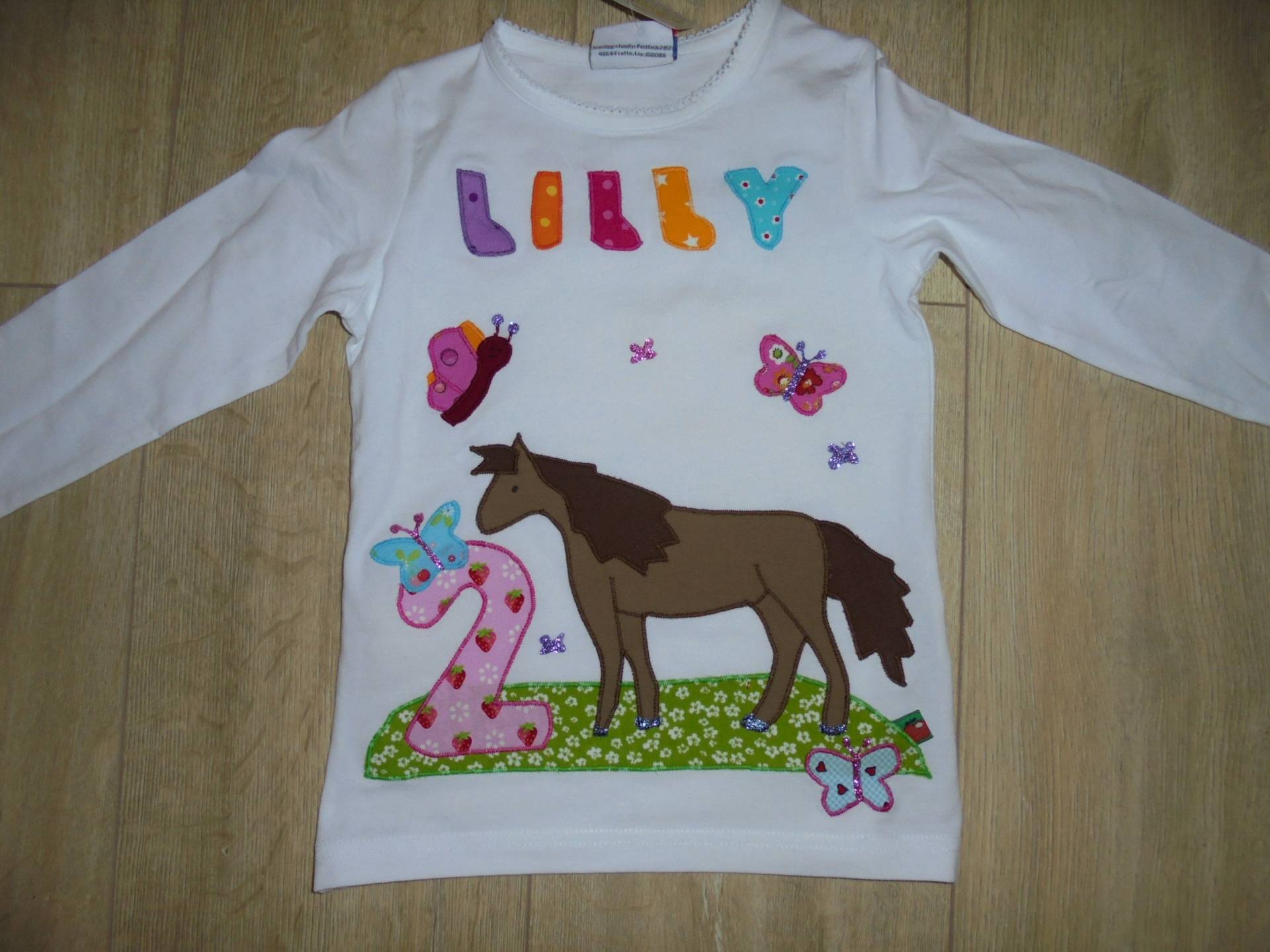 Shirt Geburtstag Pony Pferde Schmetterlinge Neu Wiese Frühling Benäht Handmade Shirt Geburtstag Pony Pferde Schmetterlinge Neu Wiese Frühling Benäht Handmade von wunschshirt