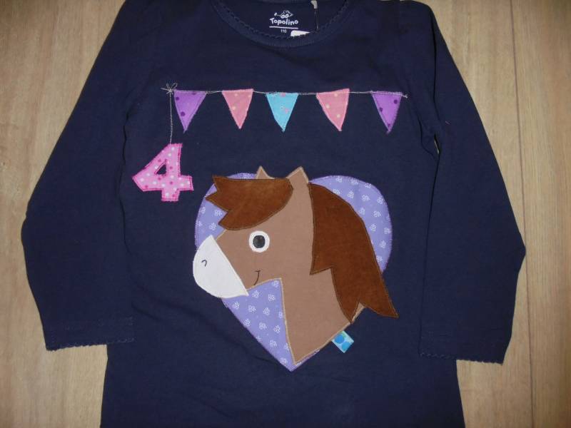 Shirt Geburtstagsshirt Pferde Benäht Applikation Geburtstag Wimpelkette Wunschshirt von wunschshirt