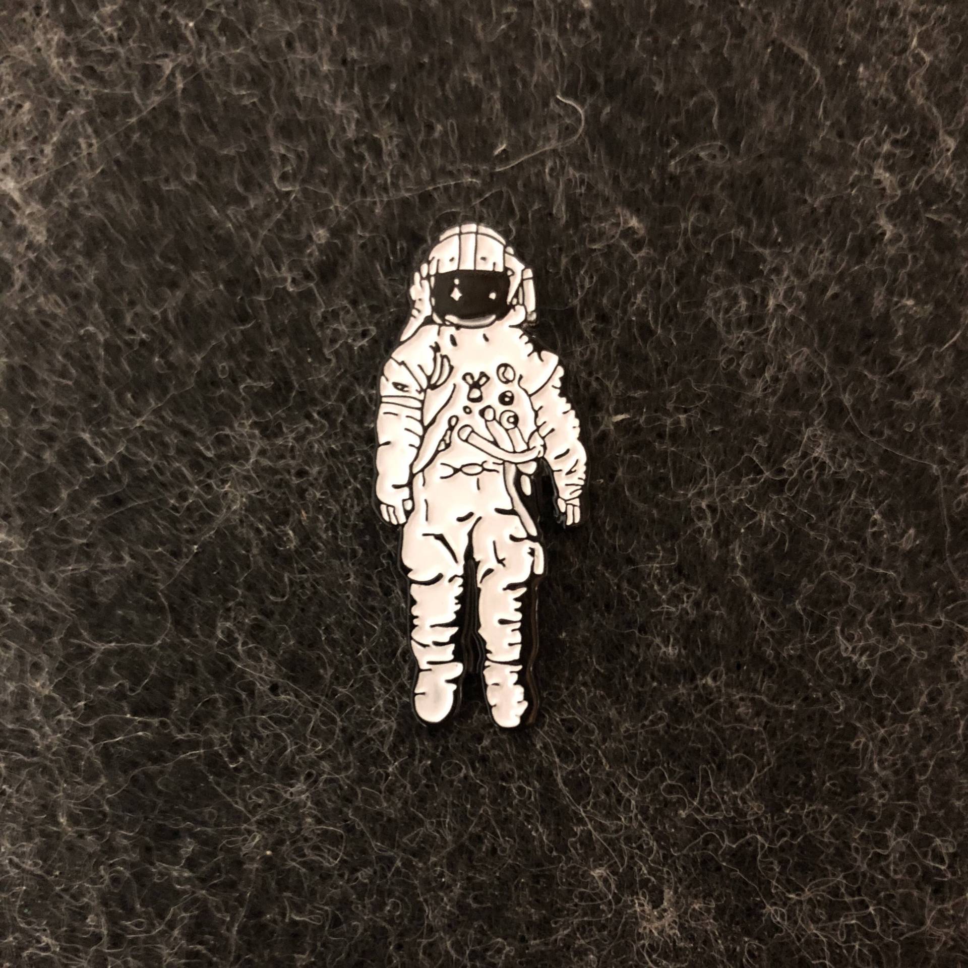 Astronaut [Emaille Pin] von wwwhiteyyy