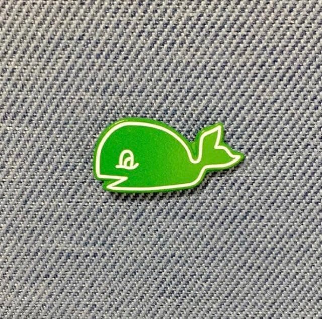 Pucky Der Wal [Emaille Pin] von wwwhiteyyy