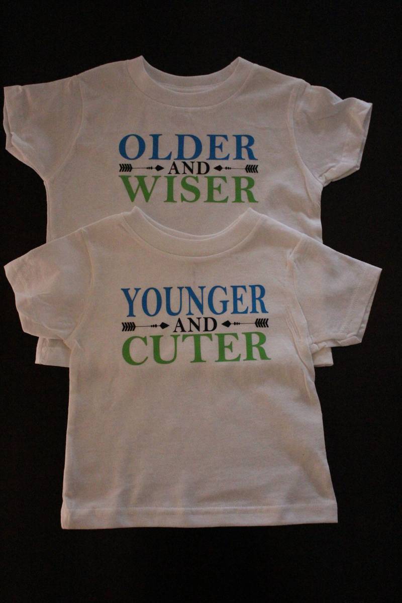 Älter Und Weiser Jünger Niedlicher | Lustige Geschwisterhemden von xBMcDesigns