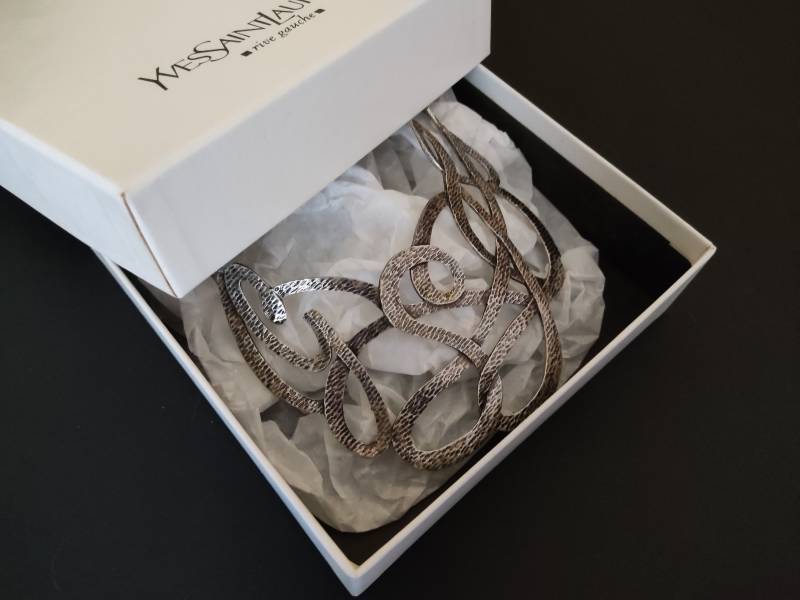 Yves Saint Laurent ~ Echte Chocker/ Halskette - Rive Gauche Monogramm Initialen Yves Saint Laurent ~ Echte Chocker/ Halskette - Rive Gauche Monogramm Initialen von xDIVINEx