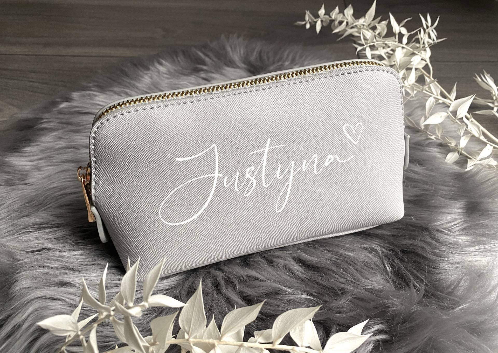 Personalisierte Kosmetiktasche Mit Namen | Kulturtasche Schminktasche Make-Up Geschenkidee Geschenk Beste Freundin Ostergeschenk von xMitLiebeDesignedx