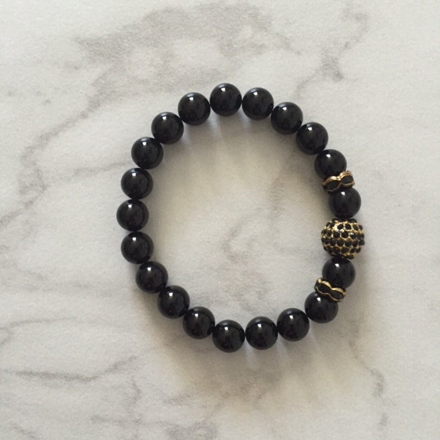 Schwarzes Armband Mit Goldfiligran Perlen Schwarzes Armband Mit Goldfiligran Perlen von xMoonInCapricornx