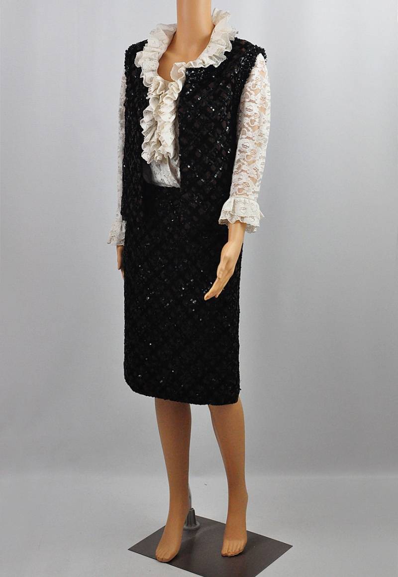 Jahrgang 1970 Elizabeth Arden Rock Anzug Co-Ord in Funkelnden Schwarzen Pailletten-Design Jahrgang 1970 Elizabeth Arden Rock Anzug Co-Ord in Funkelnden Schwarzen Pailletten-Design von xPopGoesMyHeartx