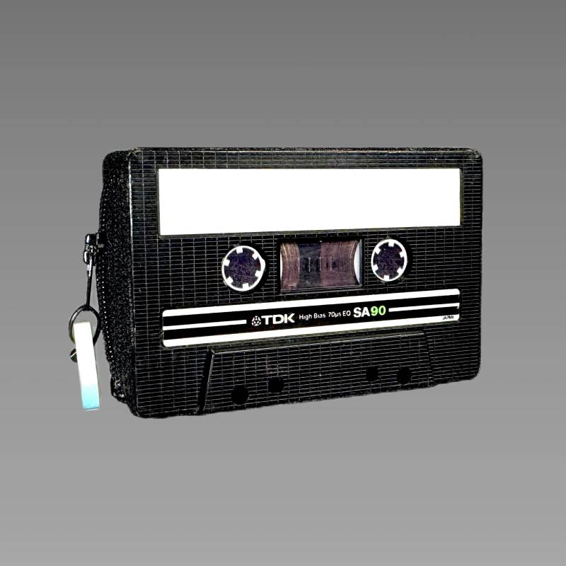 Retro Geldbörse in Schwarz - Handgefertigt Aus Einer Recycelten Audiokassette von xRETRODESiGNx