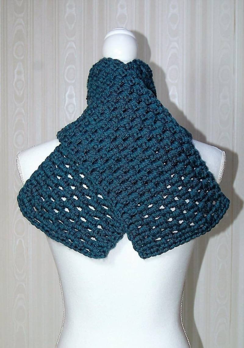 Gehäkelter Blauer Schal von xSLAHx