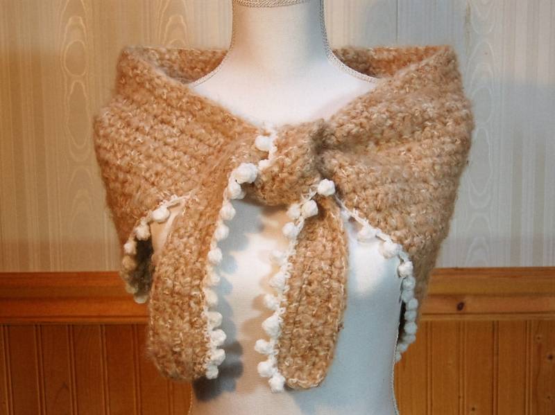 Gehäkeltes Schal-Headpiece-Set Gehäkeltes Schal-Headpiece-Set von xSLAHx