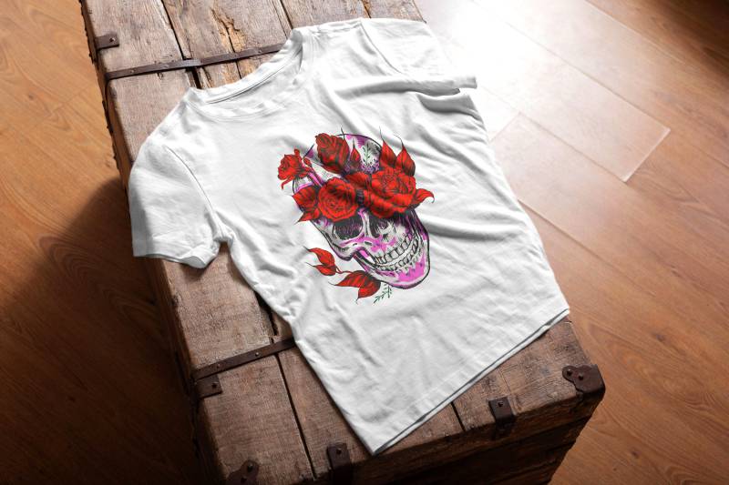 Skull With Red Roses - Unisex Softstyle T-Shirt von xShertyx