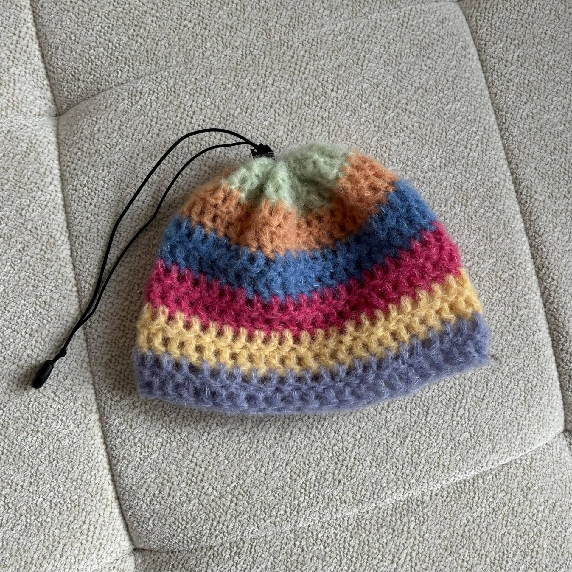 striped Cinch Hat von xallua