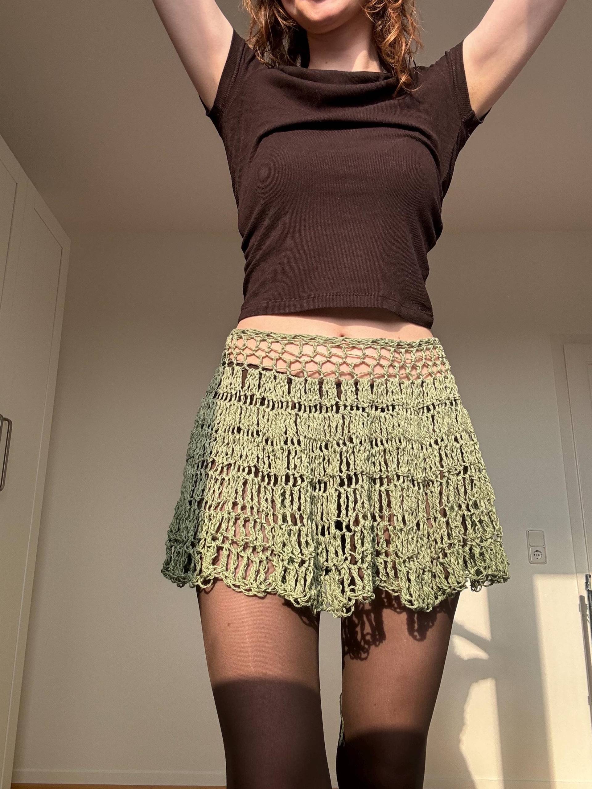 xo Crochet Mini Skirt Green xo Crochet Mini Skirt Green von xallua
