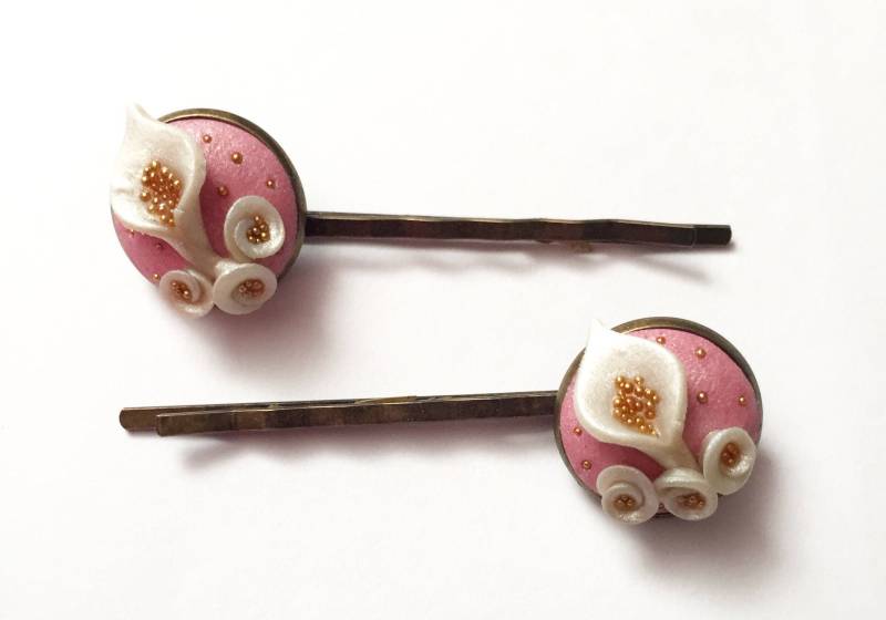 Haarnadeln Mit Weißen Blüten Und Rosa Basis Haarnadeln Mit Weißen Blüten Und Rosa Basis von xannachip