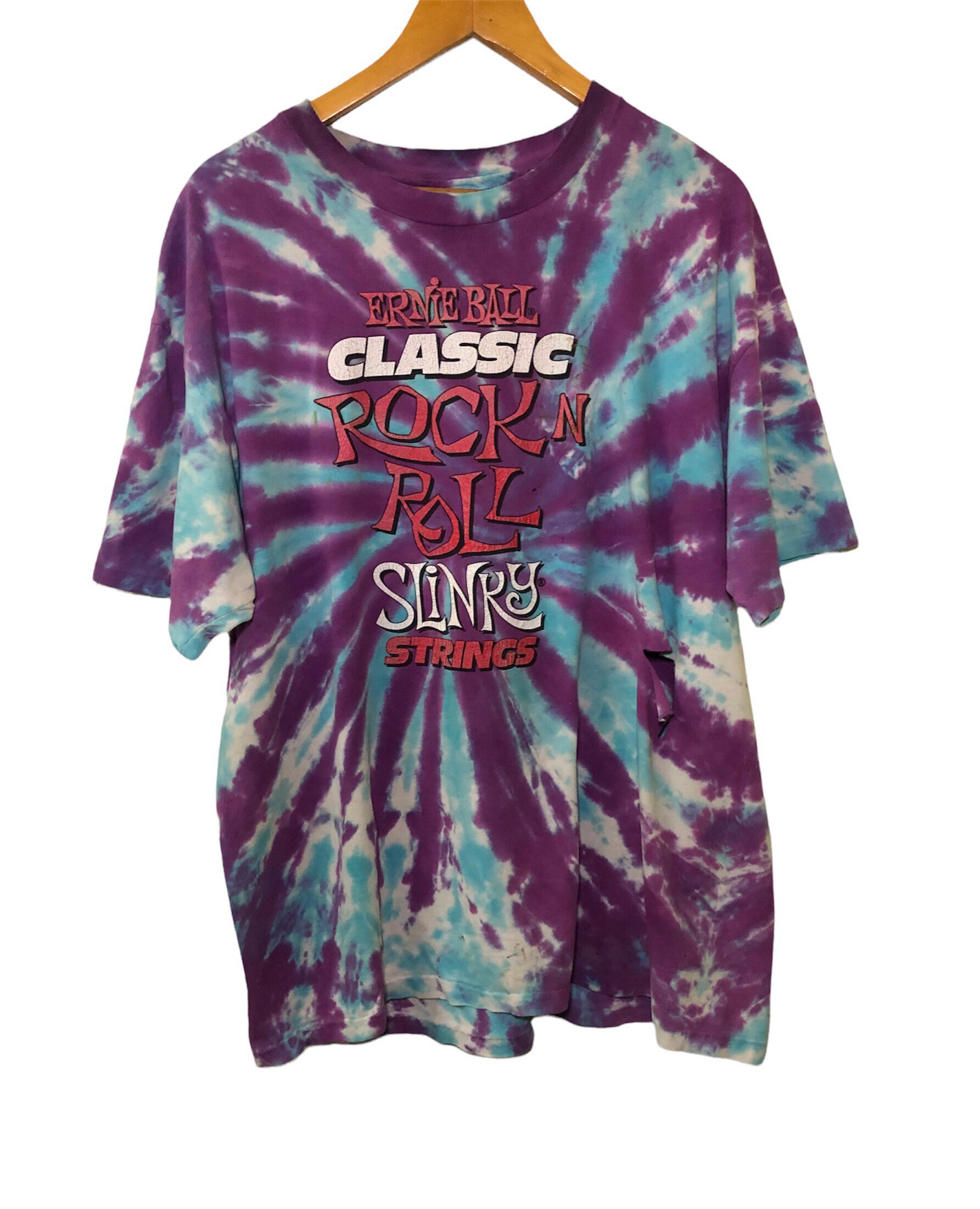 Vintage 90Er Jahre Ernie Ball Gitarre String Batik Distressed T Shirt Große Größe Vintage 90Er Jahre Ernie Ball Gitarre String Batik Distressed T Shirt Große Größe von xlrepublikan