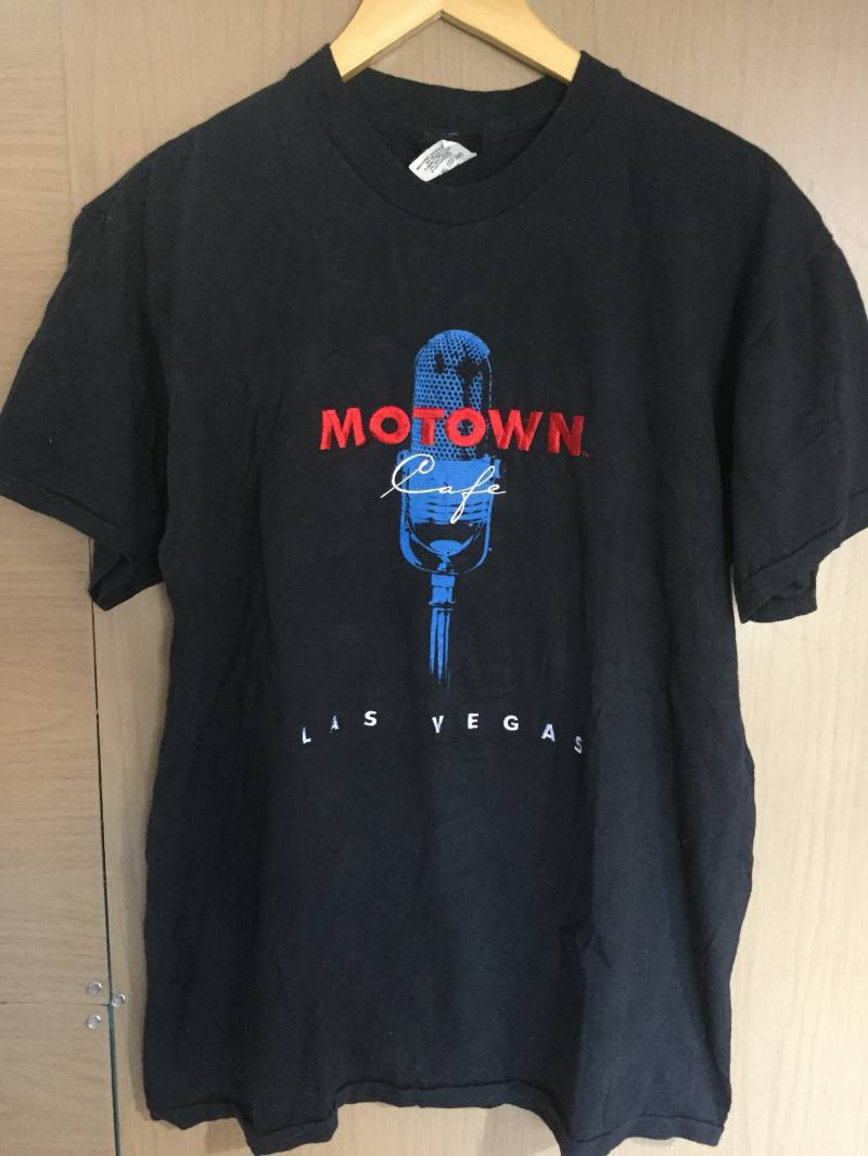 Vintage Motown Cafe Las Vegas T-Shirt, Gestickte Mikrofon-Grafik | Groß von xlrepublikan