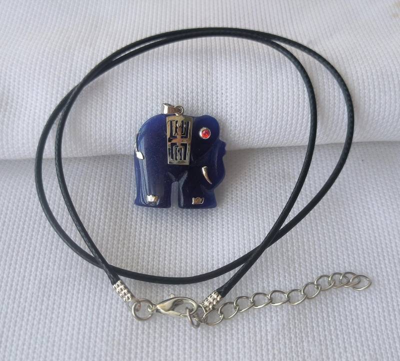 Charmanhänger, 25 Mm Blauer Jadeelefantenanhänger Charmanhänger, 25 Mm Blauer Jadeelefantenanhänger von xueyaojewelry
