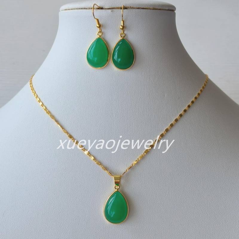 Schmuck-Set, Grüne Jade Ohrringe & Anhänger Set, Schmuck Geschenk Schmuck-Set, Grüne Jade Ohrringe & Anhänger Set, Schmuck Geschenk von xueyaojewelry