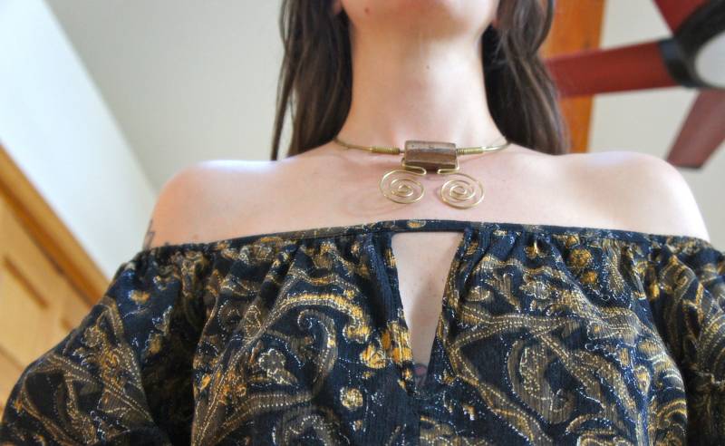 1970Er Jahre Handgefertigtes Statement-Collier Aus Messingdraht 1970Er Jahre Handgefertigtes Statement-Collier Aus Messingdraht von xxOldGoldxx
