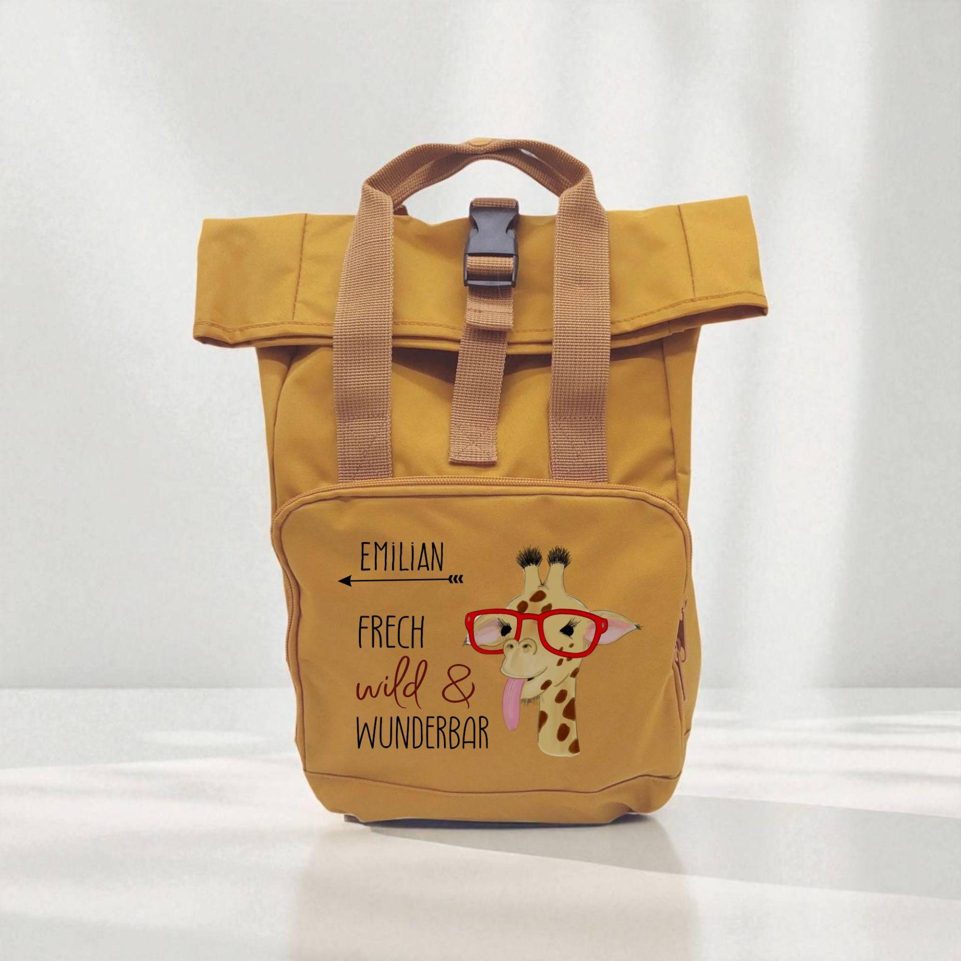 Recycelter Rolltop Kinderrucksack Giraffe "Frech Wild Und Wunderbar" Mit Namen Personalisiert Für Kindergarten, Schule von xxxBESONDERSxxx