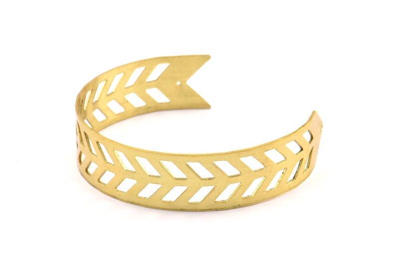 Chevron Cuff Blank - 1 Messing Armband Rohling Armreifen Mit 2 Löcher | 15x145x0.80 Mm T104-0 von yakutum