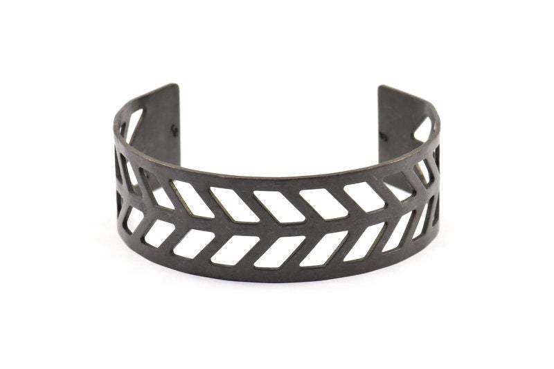 Schwarz Chevron Armreif - 1 Oxidiertes Messing Schwarz Blank Mit 2 Löchern | 20x145x0.80 Mm T102-0 von yakutum