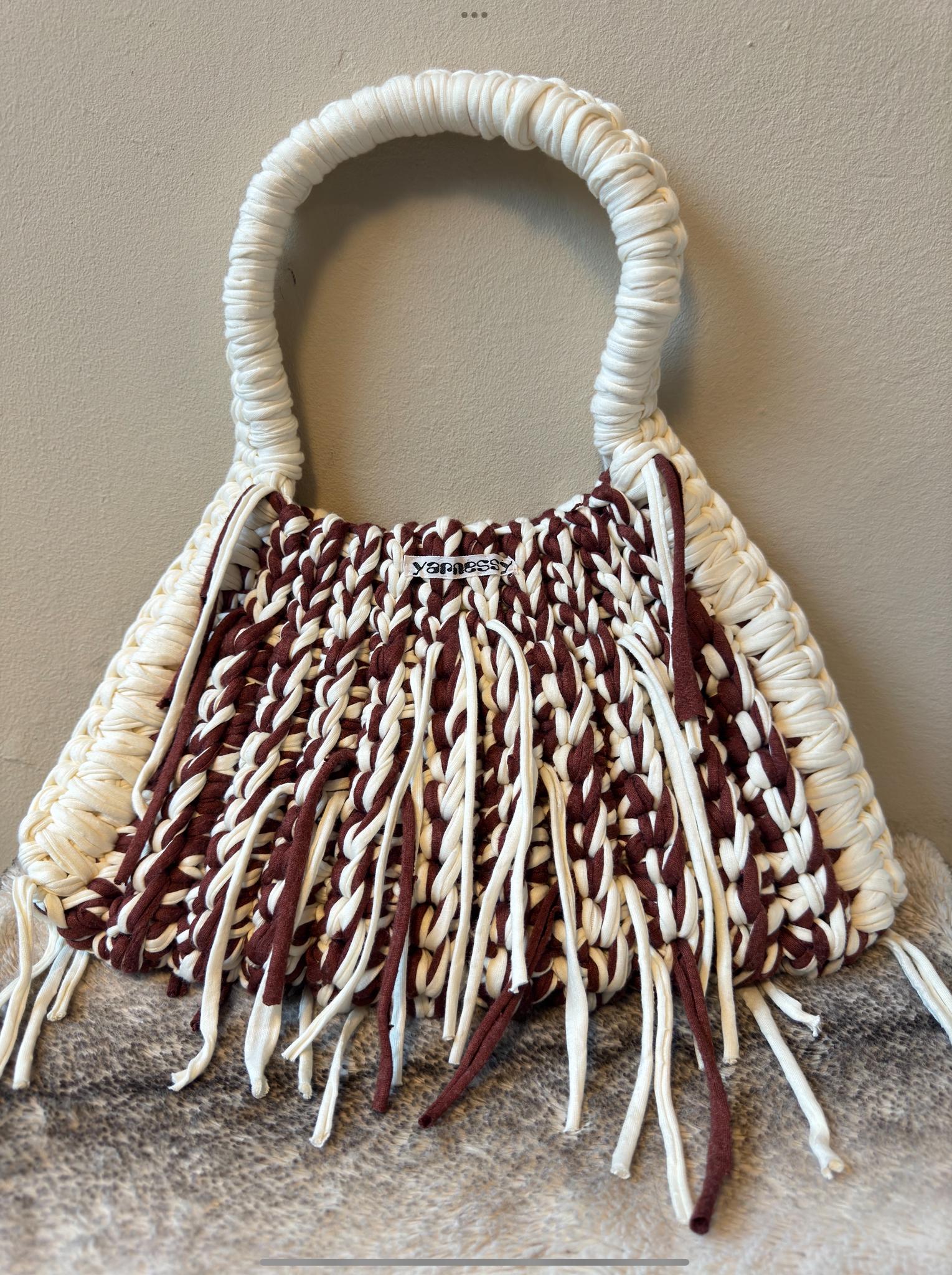 Häkeltasche Aus Recyceltem T-Shirt Garn, Robuste Handtasche von yarnessy