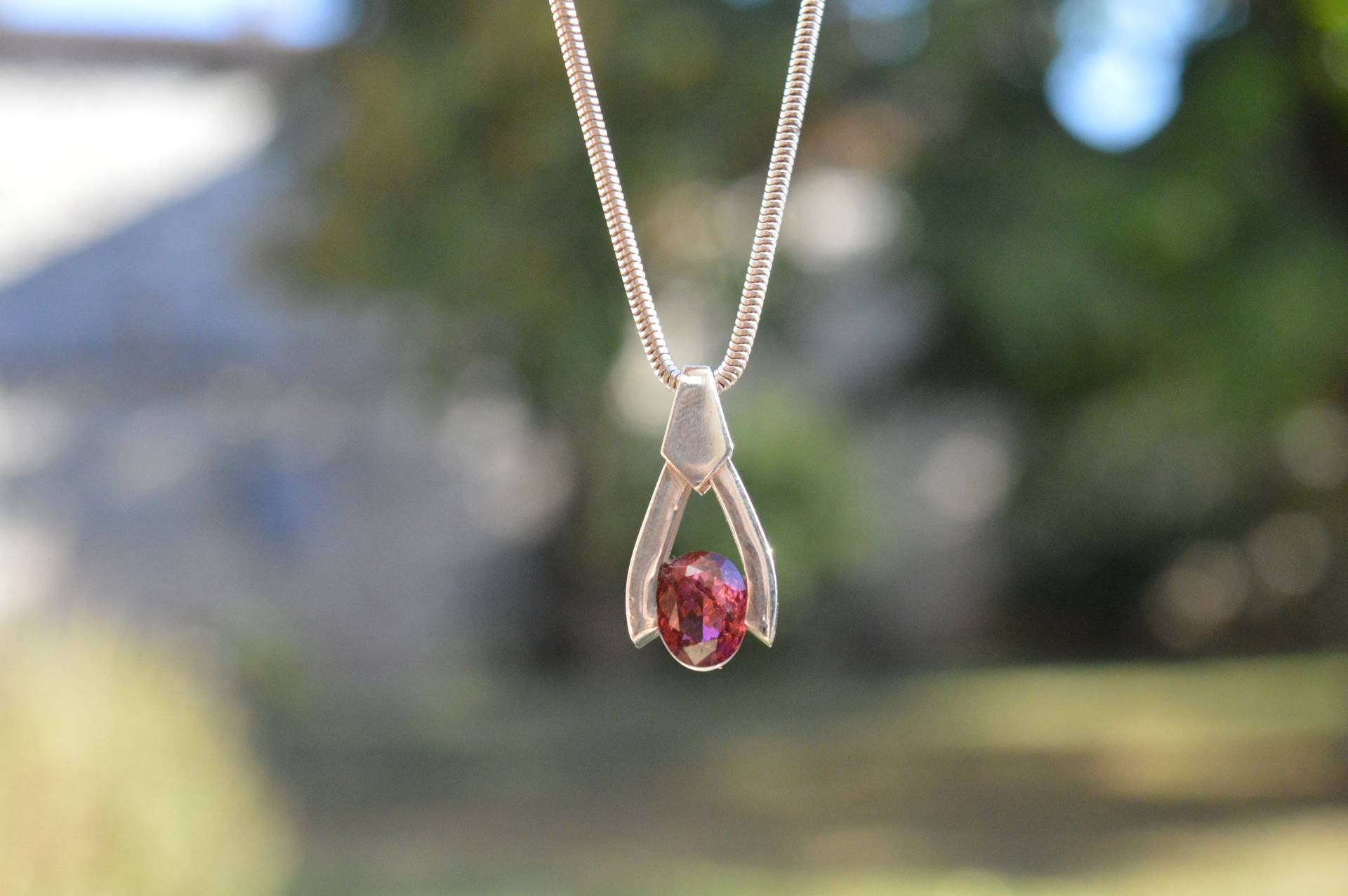 Rosa Turmalin-Anhänger Aus Silber Sterlingsilber Rosa Turmalin-Anhänger Aus Silber Sterlingsilber von yatrabijoux