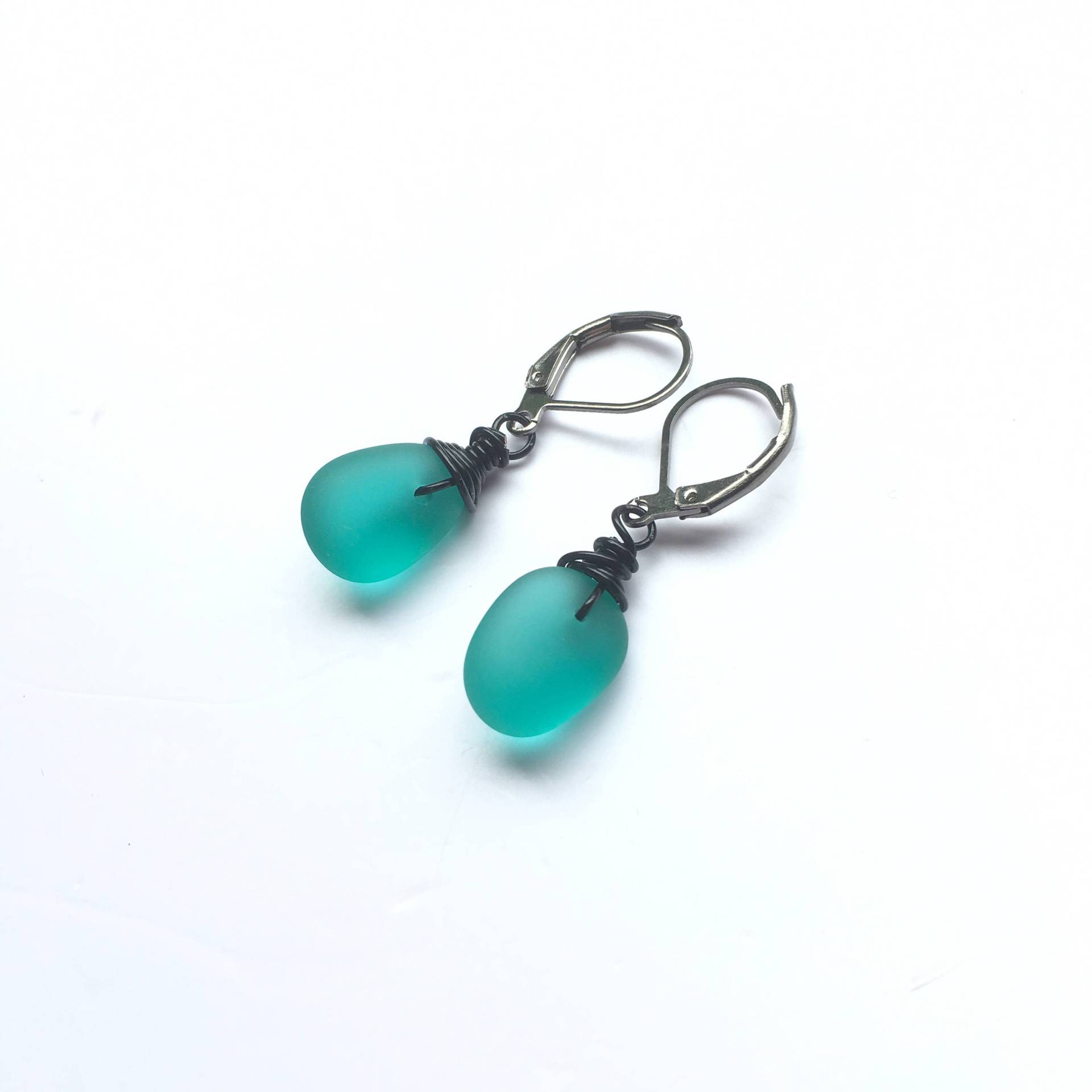 Seeglas Ohrringe Hand Gewickelt Aus Kupferdraht Mit Legierung Haken, Strandglas Schmuck von yellowcentaury