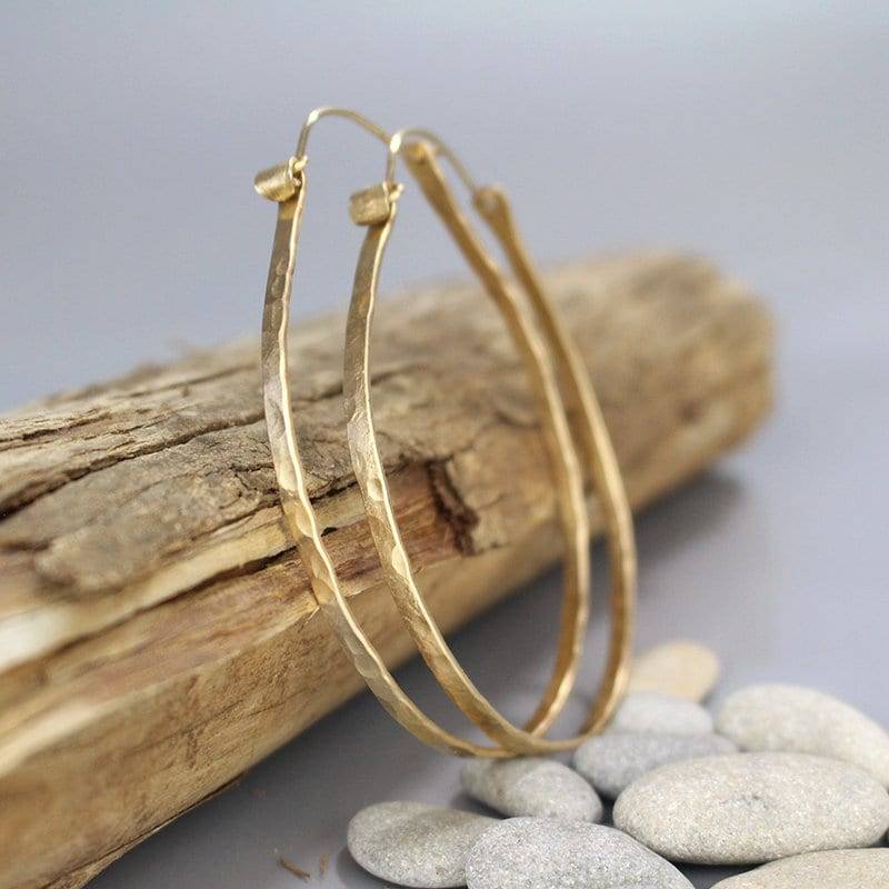 Extra Große Gehämmerte Gold Fill Ohrringe von yifatbareket