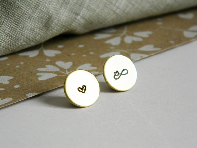 Herz Anstecknadel. Infinity Zeichen Pin. Kleine Krawattennadel. Messing Jubiläumsgeschenk. Zeichen. Durchmesser Ca 12mm Liebe. Hochzeit von ylleanna