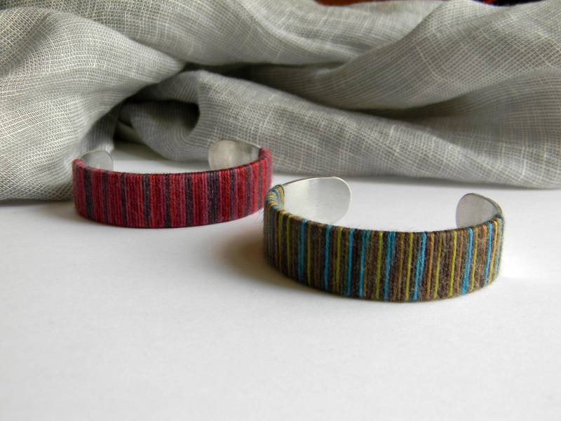 Wolle Jubiläumsgeschenk. Armreif Aus Wolle. Geschenk Zum 7. Gemischte Farben. Bunt. Personalisiertes Armband. Für Sie. Frau von ylleanna