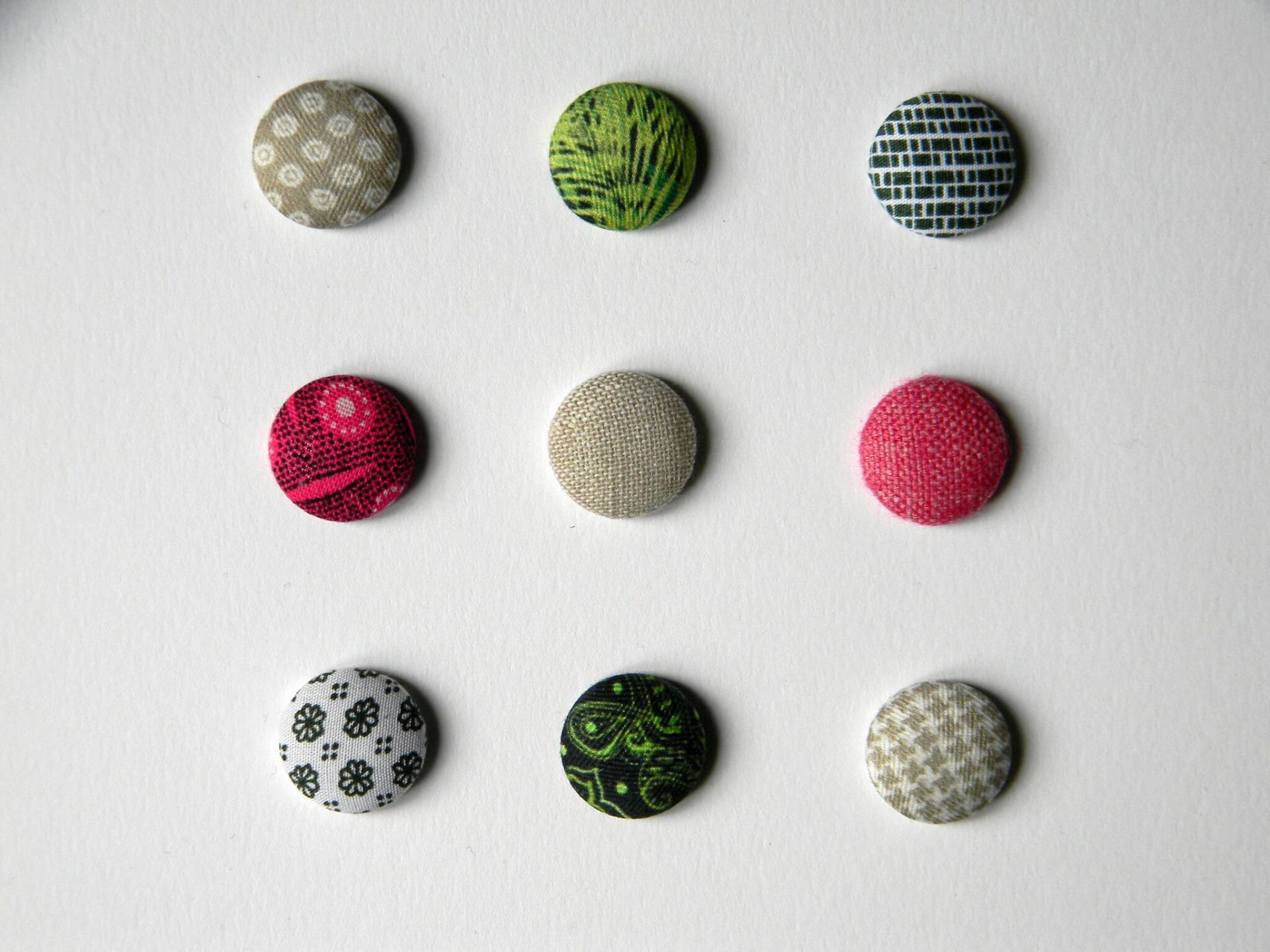 stoff Revers Knopf. Runde Boutonniere. Beige, Rosa, Fuchsia. Business-stil. Bürokleidung von ylleanna