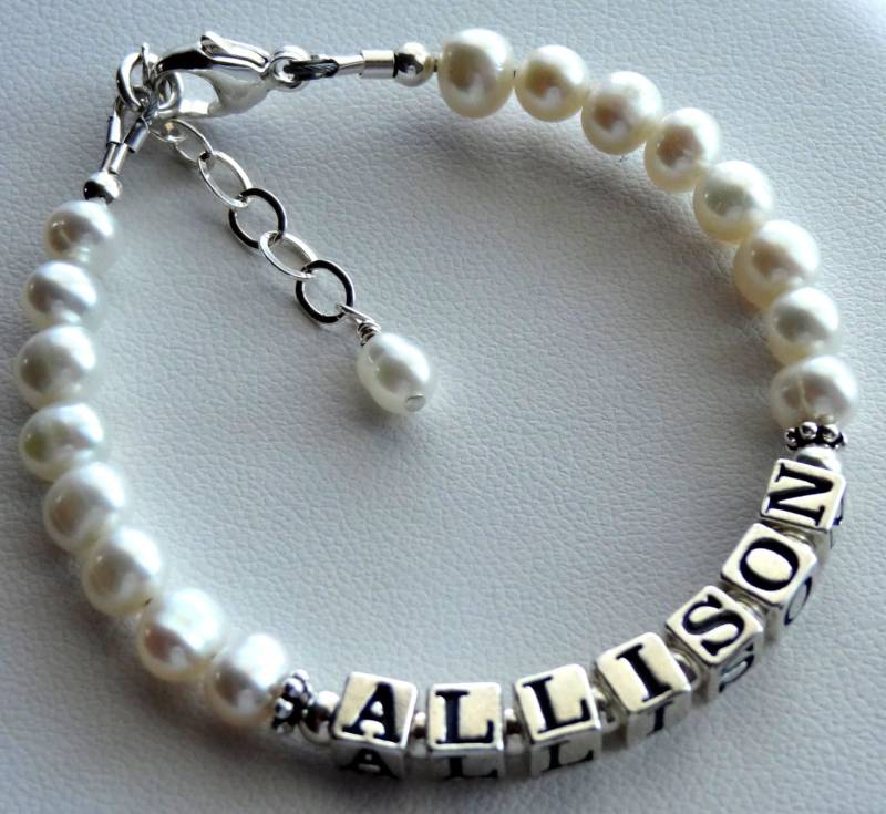 Baby Kind Personalisierte Name Perlenarmband, Süßwasser Perle Silber Armband, Taufe Segen Perlenarmband von ymcjewelry