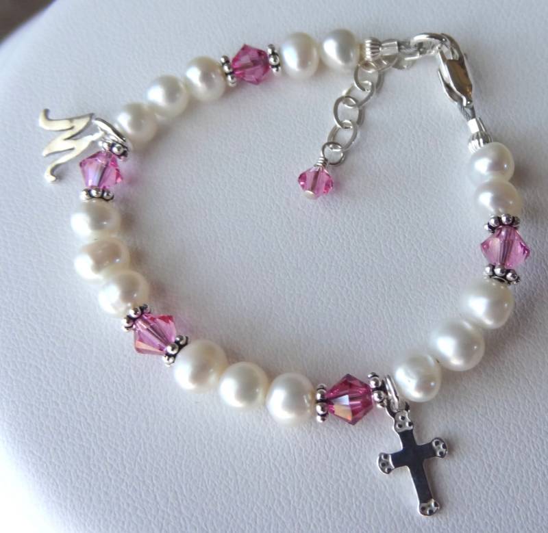 Echte Süßwasserperle Anfangs Birthstone Kreuz Kinder Armband, Personalisierte Perle Erste Kommunion Armband von ymcjewelry