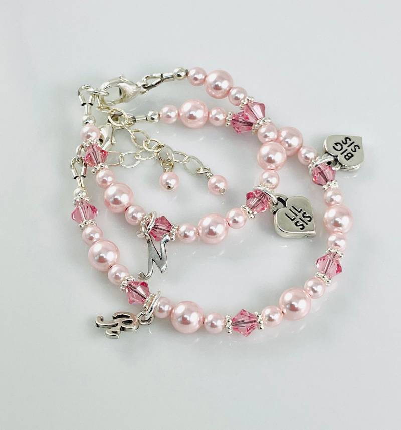 Große Schwester Kleine Initial Kinder Armband, Herz Big Sis Lil Charm Große Armband Geschenk von ymcjewelry