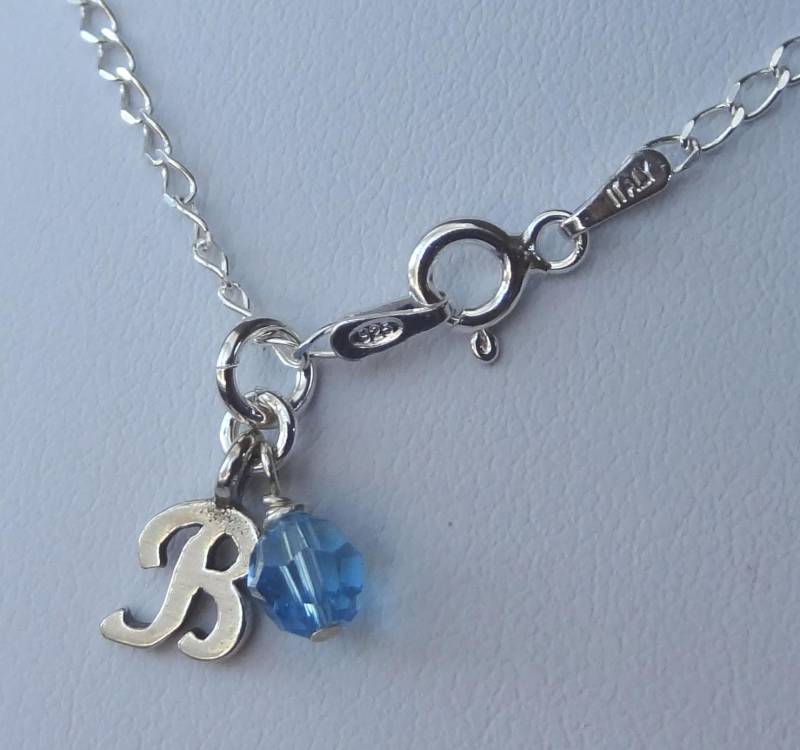 Monogramm Personalisierte Baby Erste Birthstone Halskette, Zierliche Blumenmädchen Personalisierte Halskette von ymcjewelry