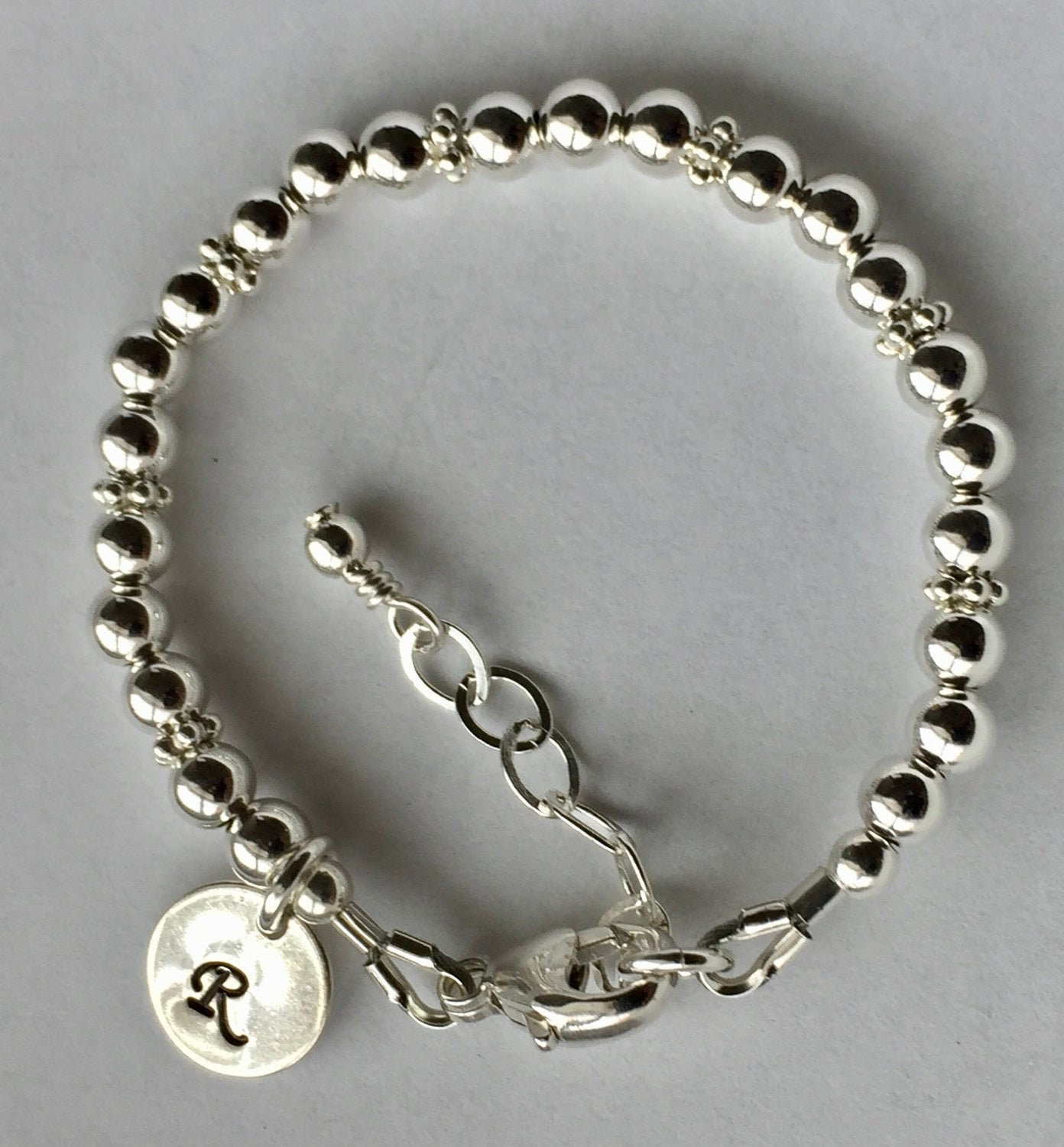 Perlenarmband Aus Sterlingsilber 4 Mm, Blumenmädchen, Initialarmband, Armband Sterlingsilber, Lässiges Armband, Alltagsarmband, Stapelbares von ymcjewelry