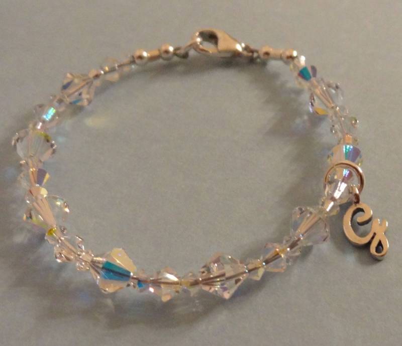 Personalisierte Blumenmädchen Kristall Armband, Kleine Mädchen Armband, Personalisierte Kinder Kleinkind Perlen Armband von ymcjewelry