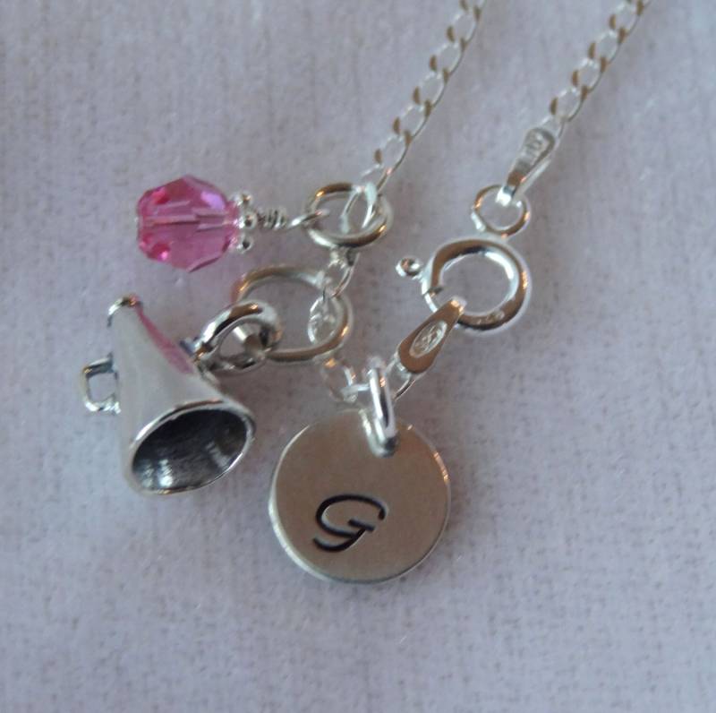 Personalisierte Cheerleader Megaphon Halskette, Hand Gestempelt Cheerleader, Geburtsstein von ymcjewelry